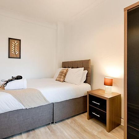 Parking, Tv In Every Bedroom! Суонси Экстерьер фото